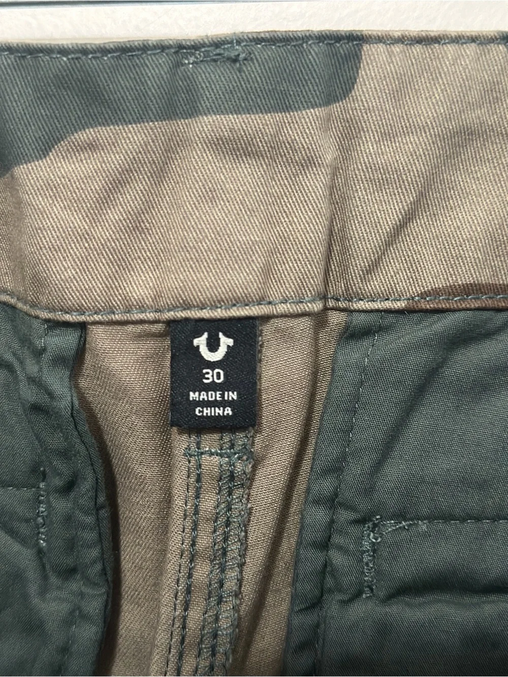 True Religion Camo Cargo Shorts Men’s Size 30 NWT Military Utility Cotton
